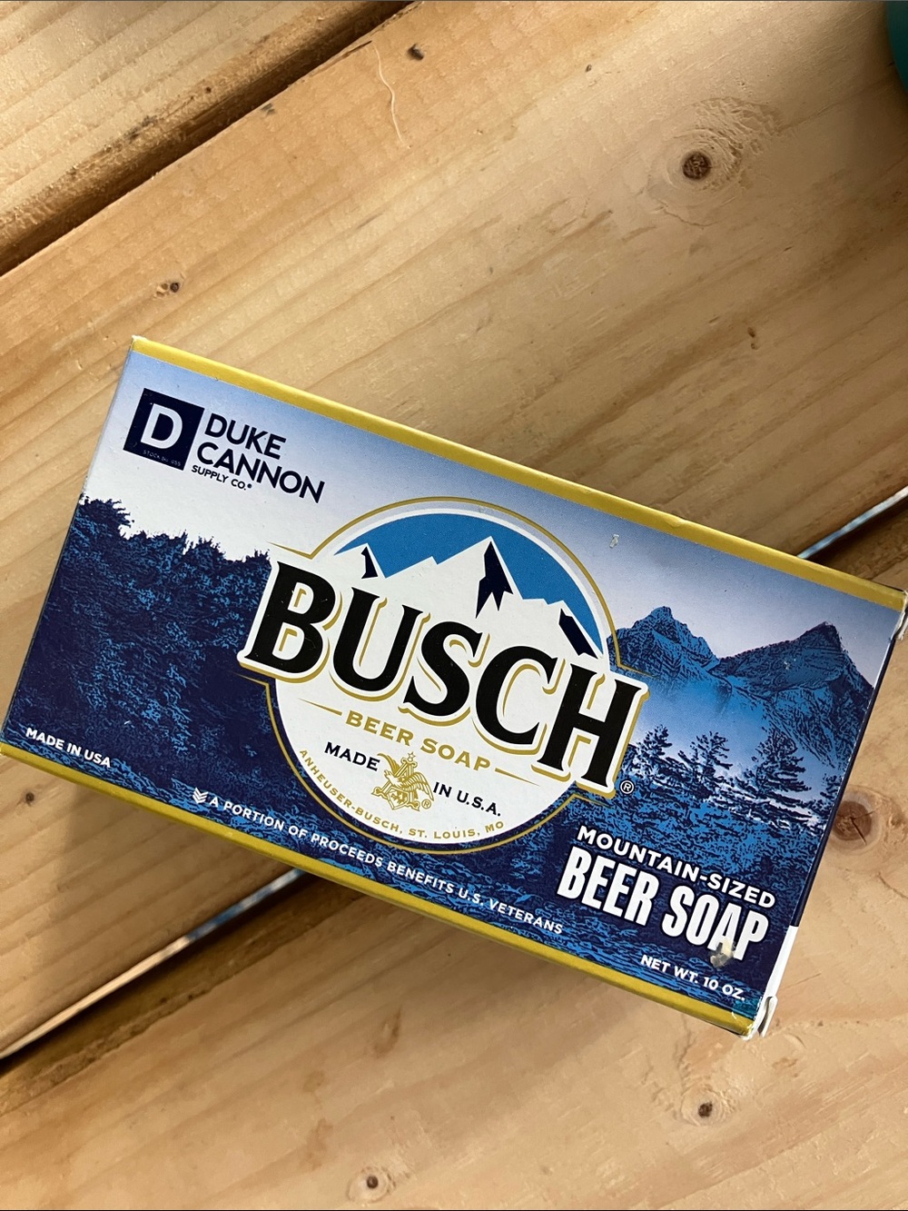 Busch Mountain-Sized Beer Soap - Men's Grooming Bar (Blue)
